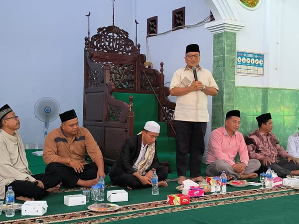 Dr Maulana saat menghadiri acara Badan Kontak Majelis Taklim (BKMT) Masjid Alimuddin RT 02 Talang Gulo.