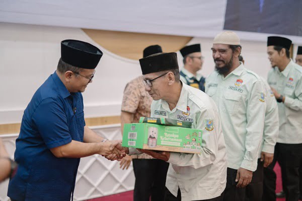 H. Maulana bersilaturahmi bersama masyarakat serta seluruh Ketua RT se Kecamatan Alam Barajo dan Kota Baru.