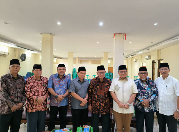 h. maulana bersilaturahmi bersama lam kota jambi