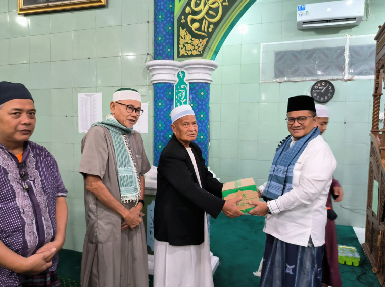 H.Maulana Safari Ramadan di Masjid Al Muqarrobin Telanaipura