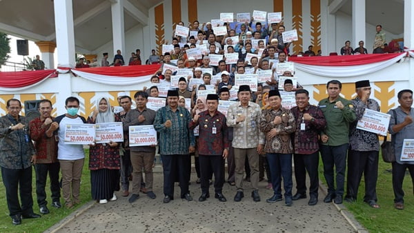 Gubernur Jambi Al Haris Bantu Ribuan Rumah Ibadah dan Lembaga Pendidikan Keagamaan