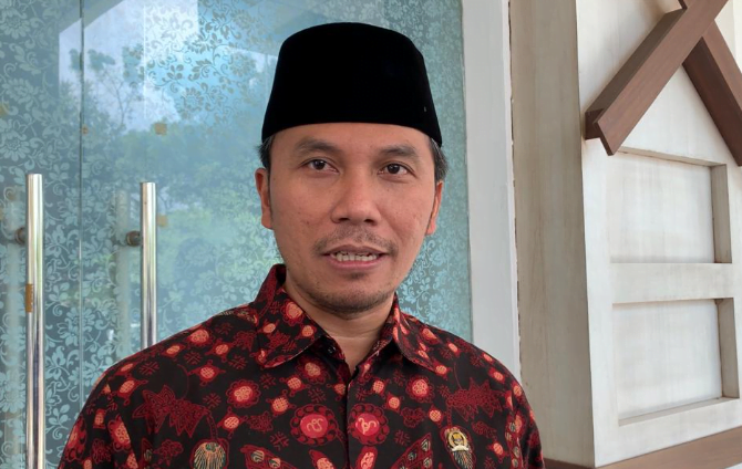 ketua dprd provinsi jambi, edi purwanto..