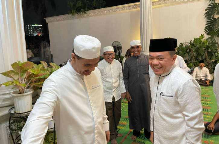 Al Haris saat menghadiri doa bersama di kediaman pribadi Ketua DPD Gerindra Jambi, Sutan Adhil Hendra atau SAH