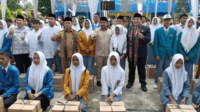 Gubernur Al Haris Serahkan Dumisake Bantuan Pendidikan di Kabupaten Sarolangun