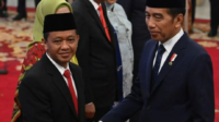 bahlil lahadalia (kiri) bersama presiden ri joko widodo (kanan).