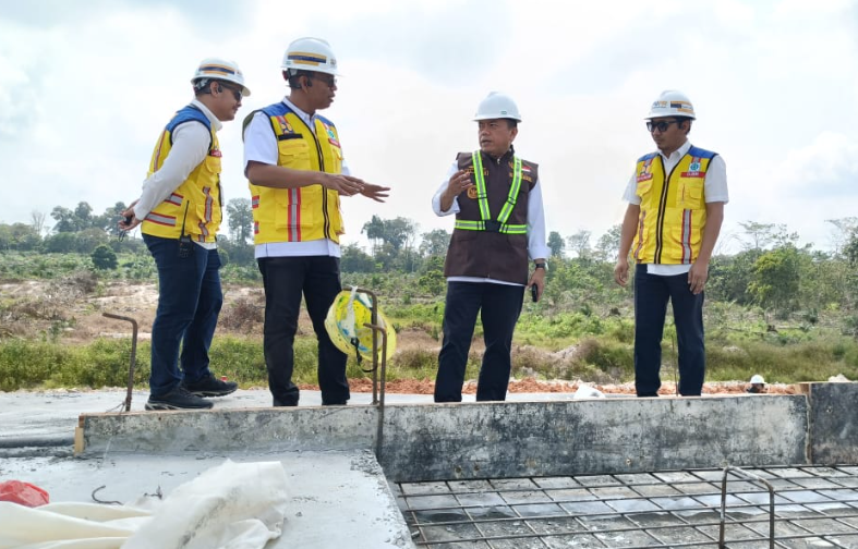 gubernur al haris pantau pembangunan tol baleno