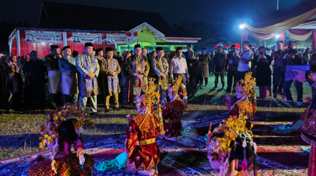 gubernur jambi, al haris hadiri festival biduk sayak tradisi air hitam sarolangun