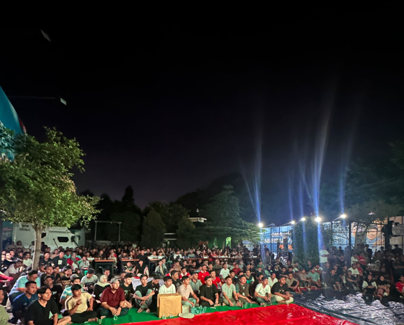 nobar indonesia vs australia di posko pemenangan rumah besamo haris sani