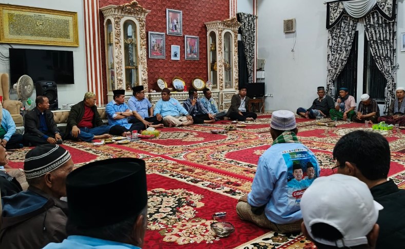 al haris bersilaturahmi dengan keluarga besarnya di alam lekuk 50 tumbi lempur, kecamatan gunung raya, kabupaten kerinci.