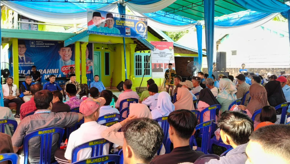 al haris didampingi hafiz, firdaus fattah dan amir hasbi silaturahmi bersama masyarakat pemayung