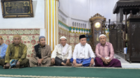 al haris subuh berjamaah bersama warga di masjid tua bungo