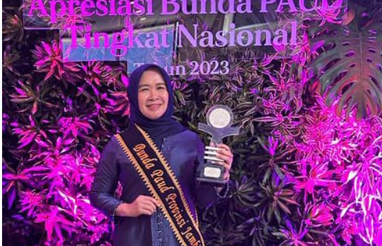 bunda paud provinsi jambi hj hesnidar haris pernah menorehkan prestasi ditingkat nasional dengan meraih juara 1 (satu) penghargaan wiyata dharma madya.