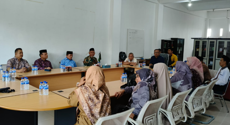 calon kuat gubernur jambi nomor urut 2 al haris bersilaturahmi dengan pimpinan wilayah muhamadiyah provinsi jambi.