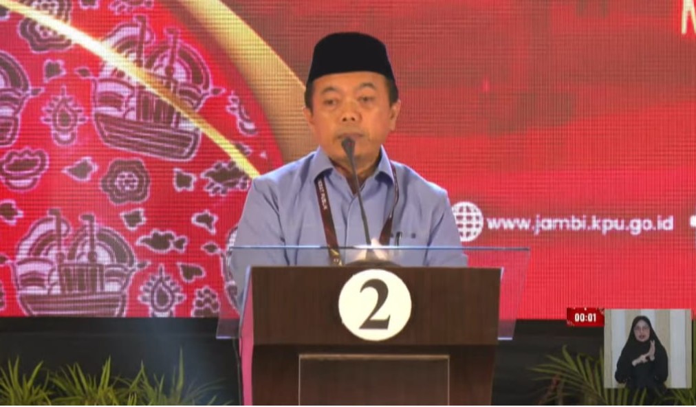 calon kuat gubernur jambi nomor urut 2, al haris mengikuti debat terbuka perdana pilgub jambi 2024..