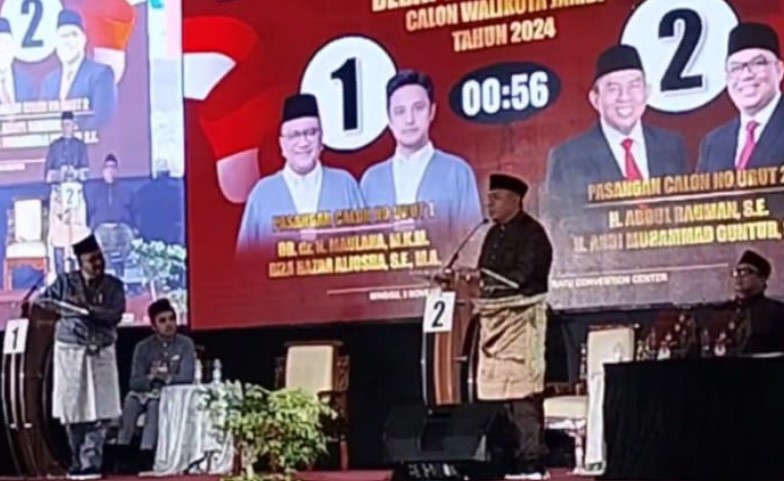 program rp 100 juta cawako maulana yang disampaikan saat acara debat kandidat pada minggu malam