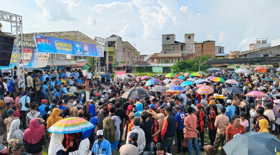 Ribuan warga Kecamatan Tebing Tinggi, Kabupaten Tanjung Jabung Barat dan sekitarnya hadiri pertemuan terbuka dengan calon Gubernur Jambi nomor urut 2, Al Haris